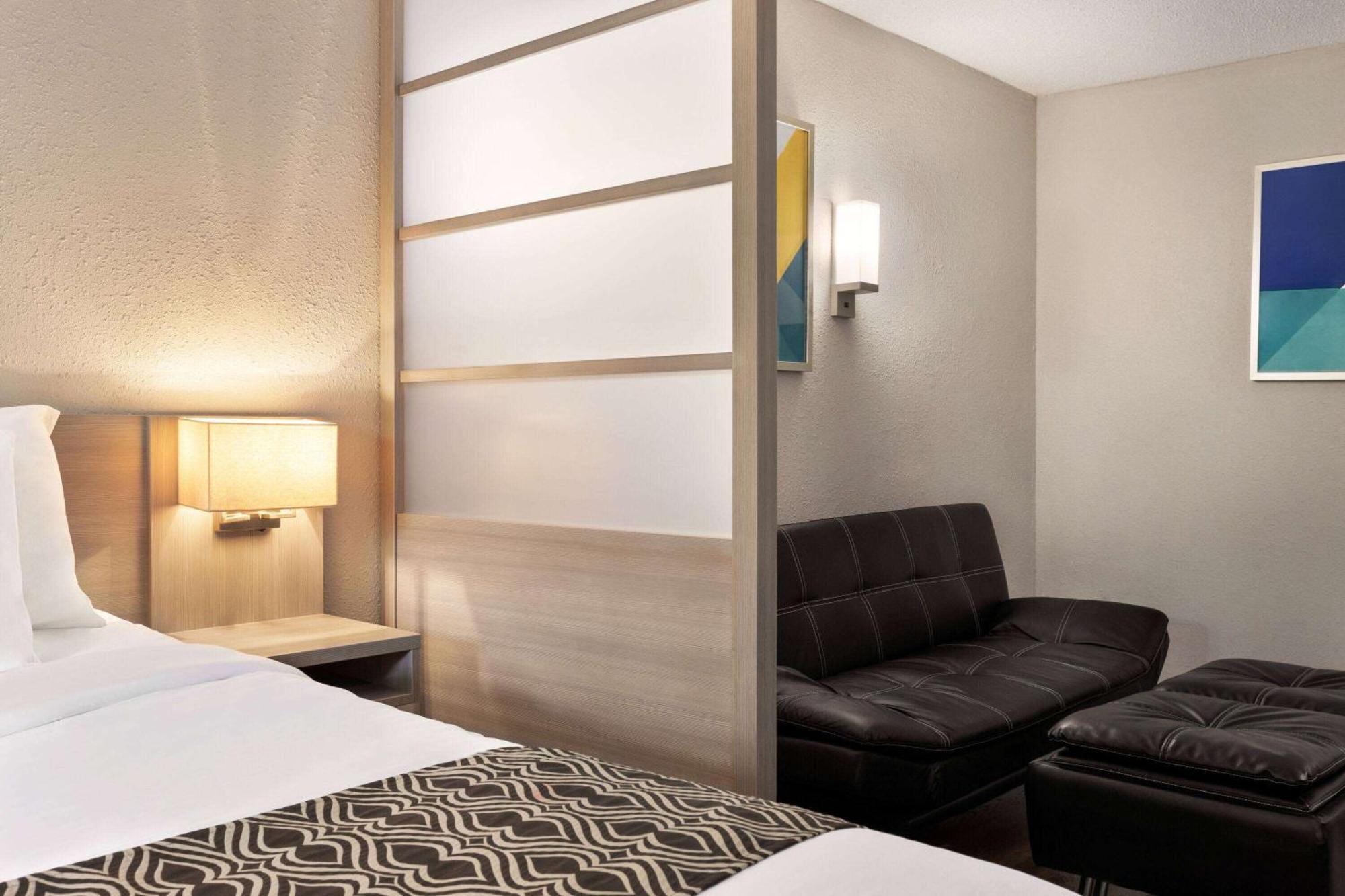 Microtel Inn & Suites By Wyndham Florence/Cincinnati Airpo Exterior foto